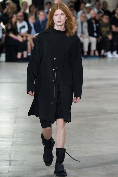 Look 32